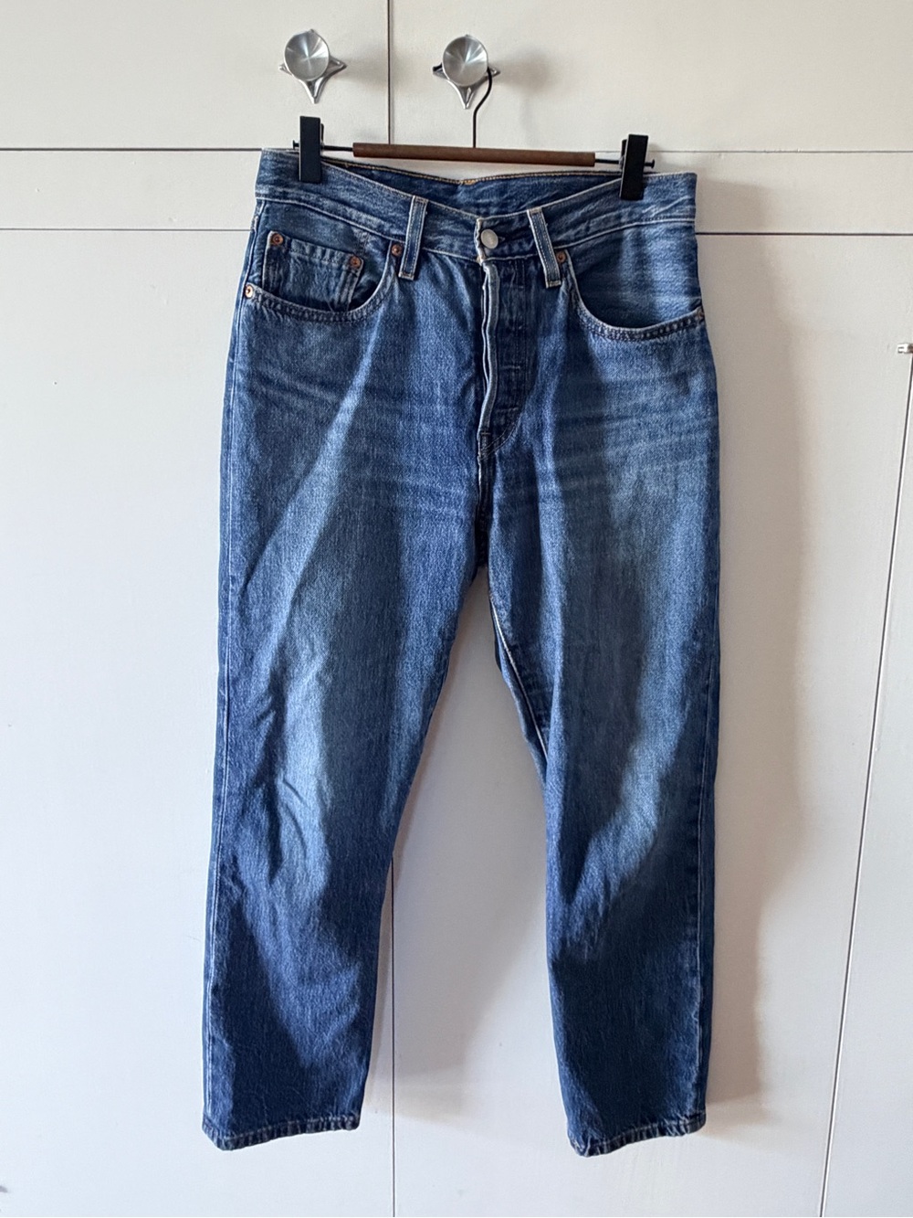 Levi's Indigo Classic Women’s Cropped 501 Jeans. 100% Cotton